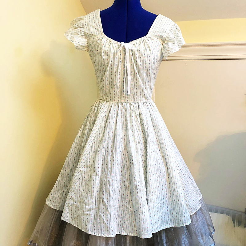 Adorable 1940s 1950s girl's cotton dress petticoat w/lace trim chest 30-31